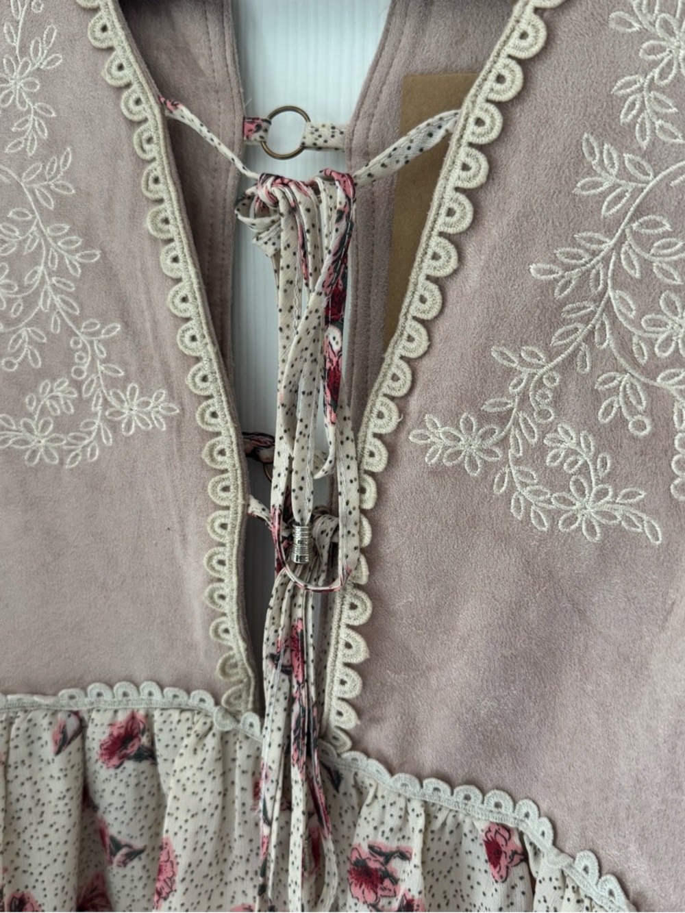 POL NWT Pink Tunic Boho Tie Front Lace Trim Suede Floral Embroidered - Picture 2 of 7